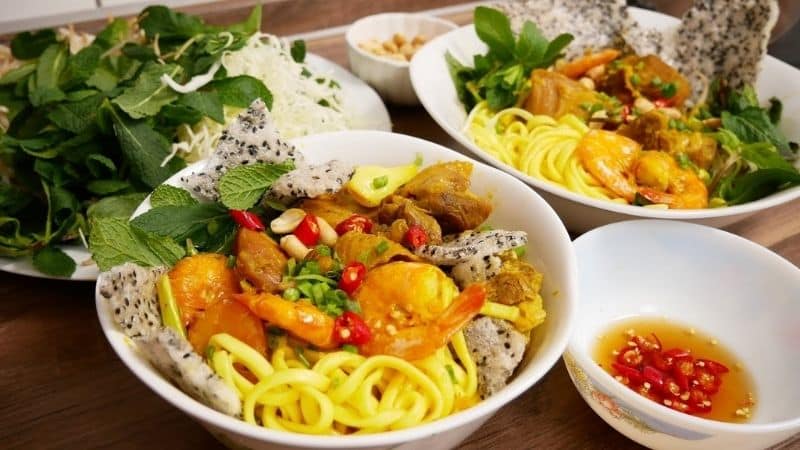 8 Famous Types of Vietnamese Noodles mi quang
