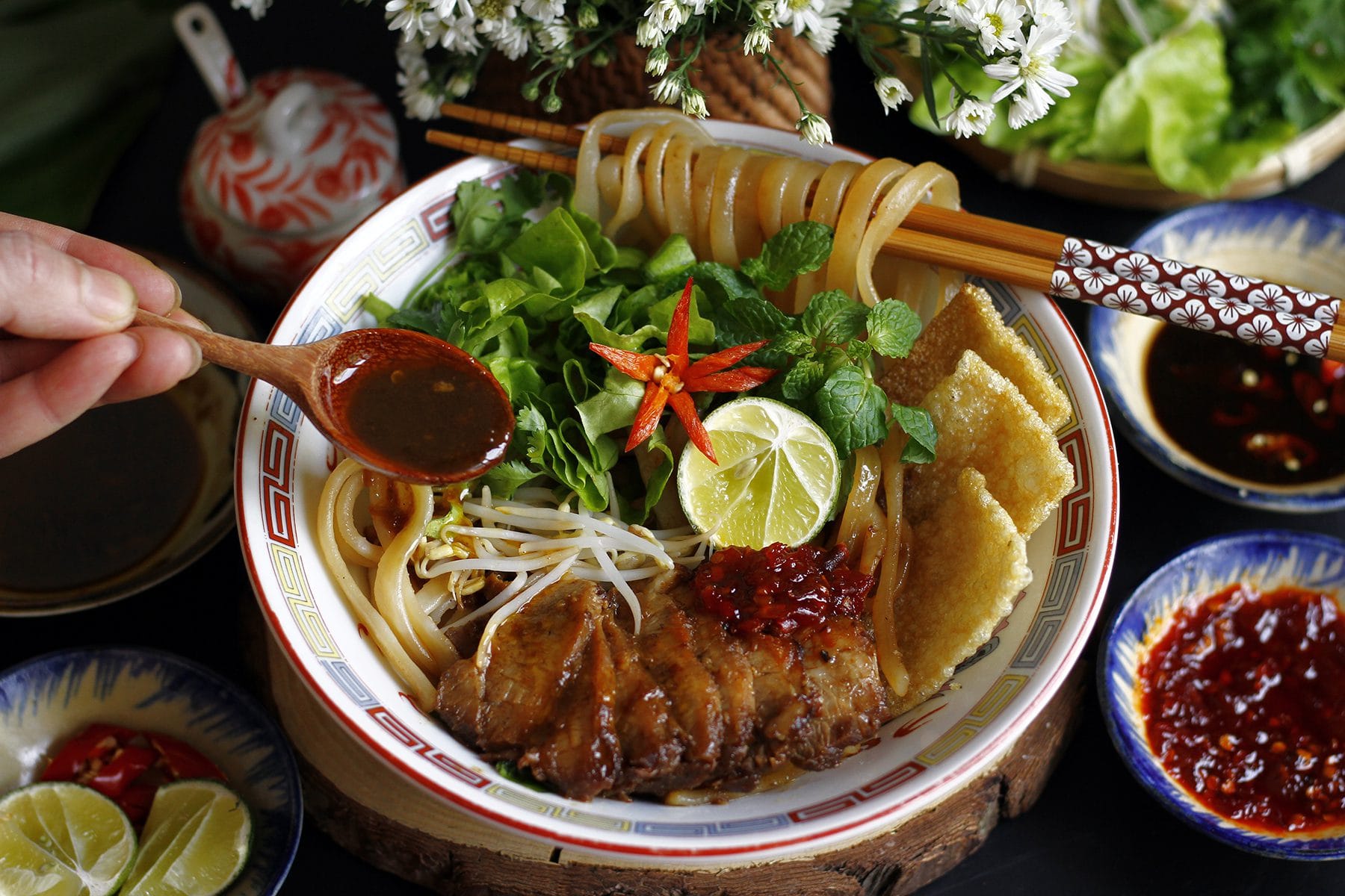 8 Famous Types of Vietnamese Noodles Cao lau