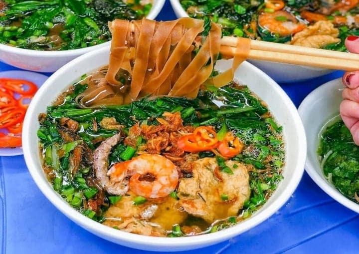 8 Famous Types of Vietnamese Noodles banh da