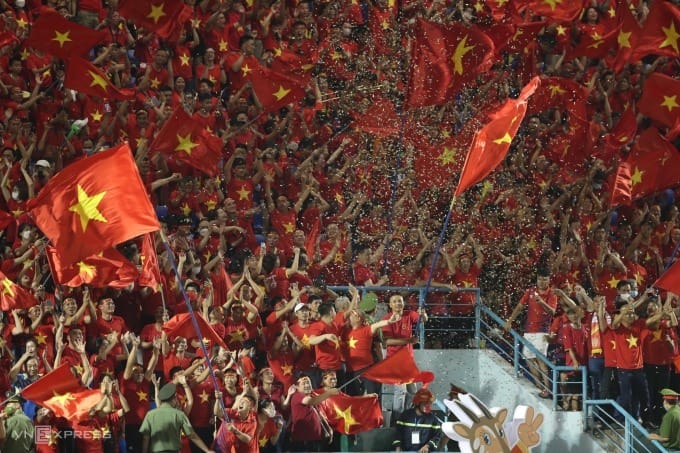 Vietnamese People Love Football - Or Do They Just Love Their Flag? 7013c7b286f846a61fe9 jpeg 1653 8500 5433 1653467458